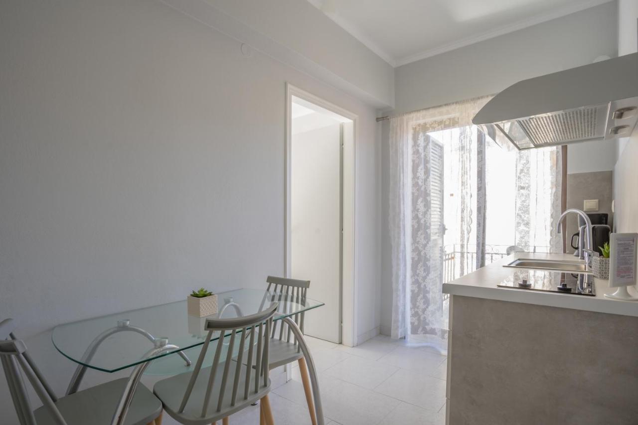 Aggelos Apartments & Deluxe Studios Nydri  Extérieur photo
